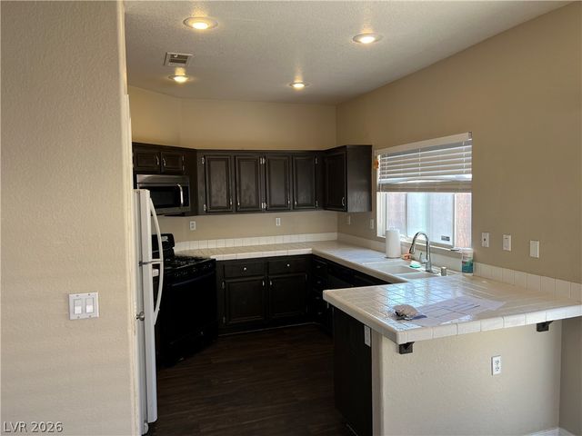 7873 Blue Brook Drive, Las Vegas, NV 89147