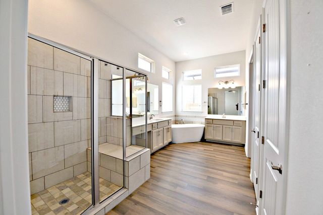 2220 Airport DR, Leander, TX 78641