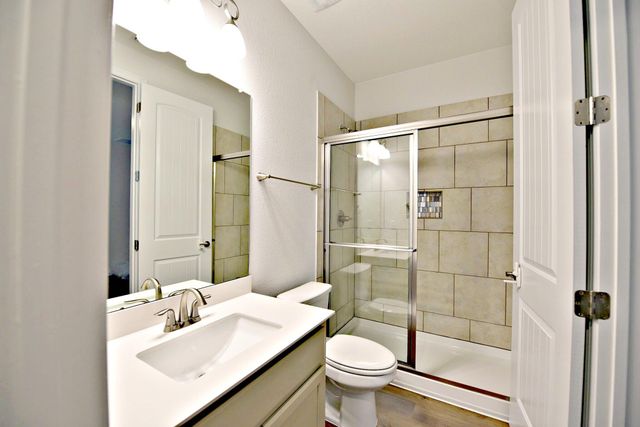 2220 Airport DR, Leander, TX 78641