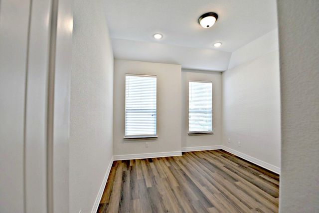 2220 Airport DR, Leander, TX 78641