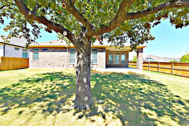 2220 Airport DR, Leander, TX 78641