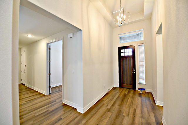 2220 Airport DR, Leander, TX 78641