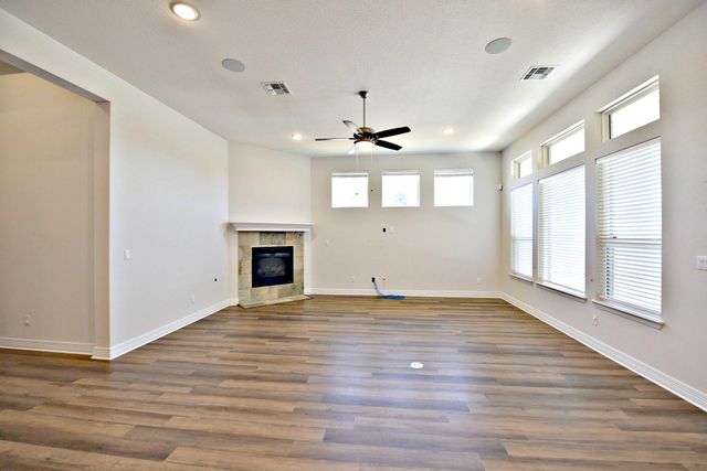 2220 Airport DR, Leander, TX 78641