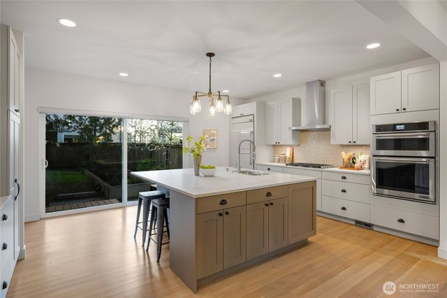 10317 Sand Point Way NE, Seattle, WA 98125