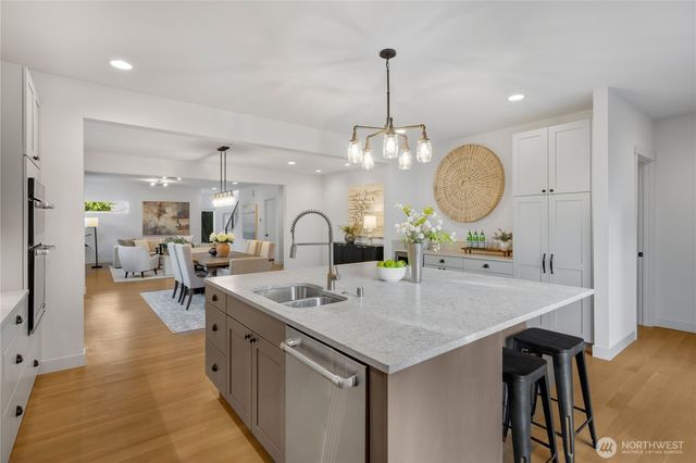 10317 Sand Point Way NE, Seattle, WA 98125