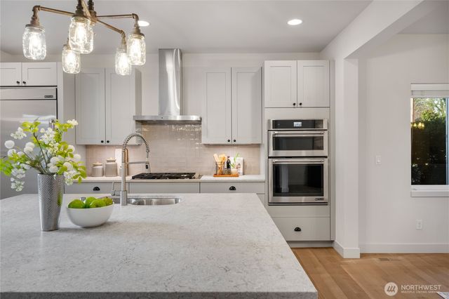 10317 Sand Point Way NE, Seattle, WA 98125