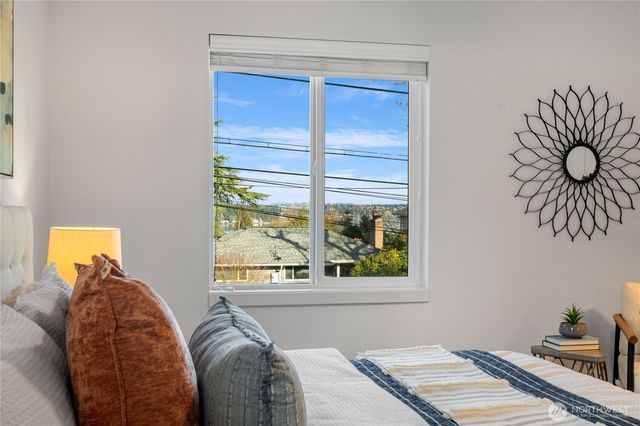 10317 Sand Point Way NE, Seattle, WA 98125