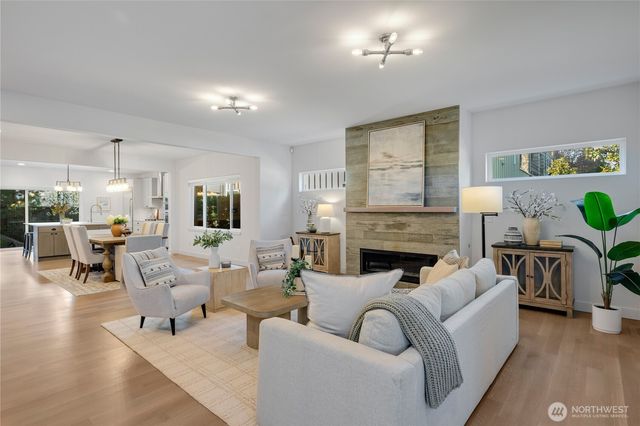 10317 Sand Point Way NE, Seattle, WA 98125