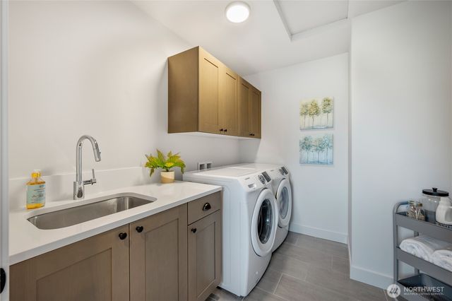 10317 Sand Point Way NE, Seattle, WA 98125