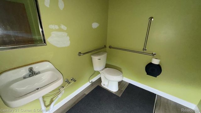 20219 Carlysle Street Suite C, Dearborn, MI 48124
