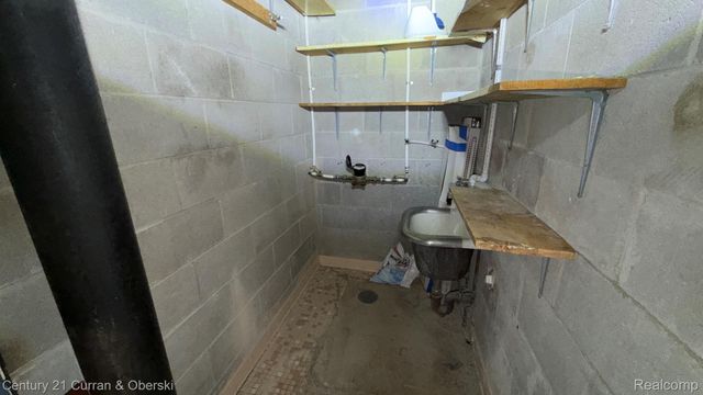 20219 Carlysle Street Suite C, Dearborn, MI 48124