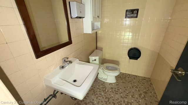 20219 Carlysle Street Suite C, Dearborn, MI 48124
