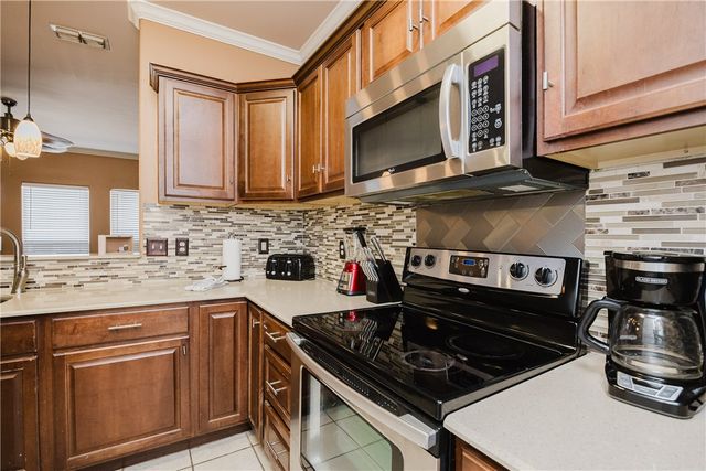 15102 Leeward Dr 502, Corpus Christi, TX 78418