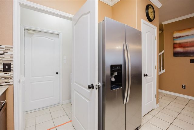 15102 Leeward Dr 502, Corpus Christi, TX 78418