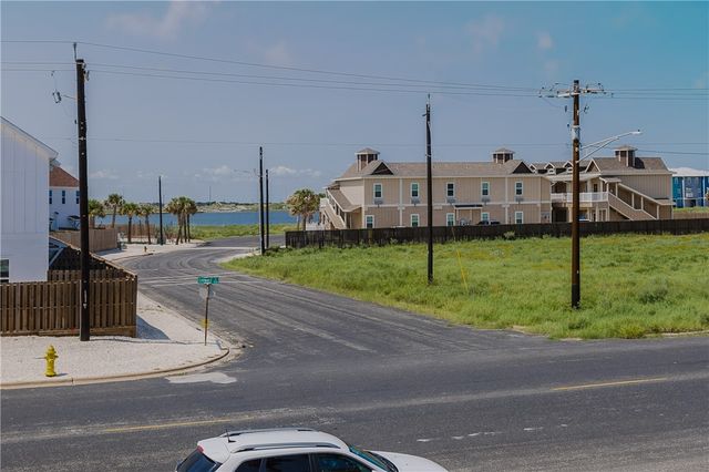 15102 Leeward Dr 502, Corpus Christi, TX 78418