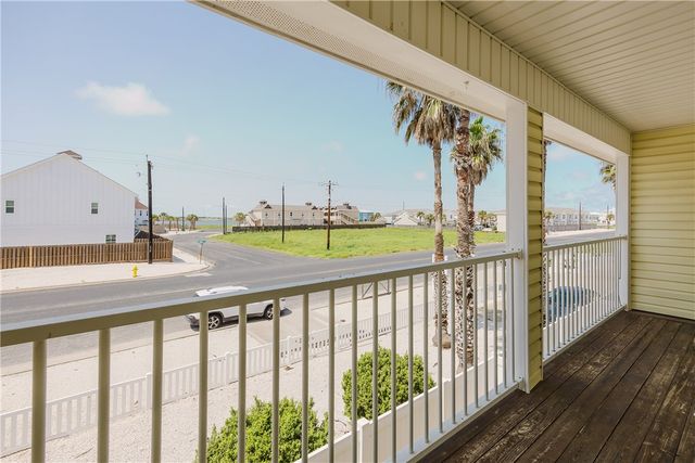 15102 Leeward Dr 502, Corpus Christi, TX 78418