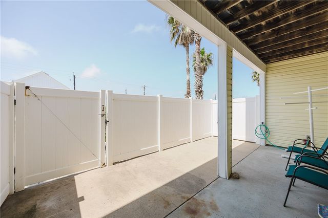 15102 Leeward Dr 502, Corpus Christi, TX 78418