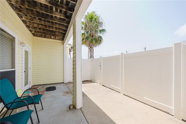 15102 Leeward Dr 502, Corpus Christi, TX 78418