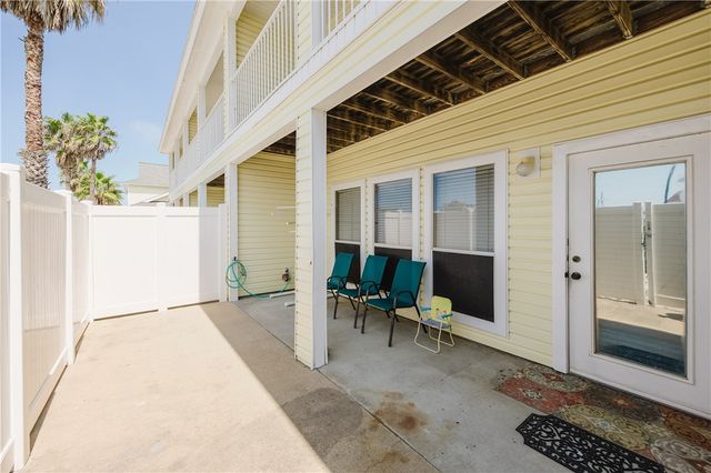 15102 Leeward Dr 502, Corpus Christi, TX 78418