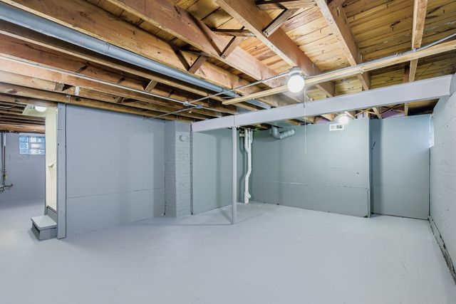 14827 Kenneth Avenue, Midlothian, IL 60445