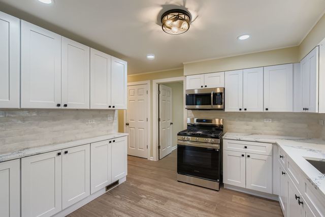 14827 Kenneth Avenue, Midlothian, IL 60445