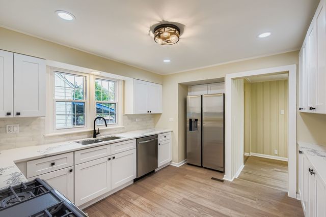 14827 Kenneth Avenue, Midlothian, IL 60445