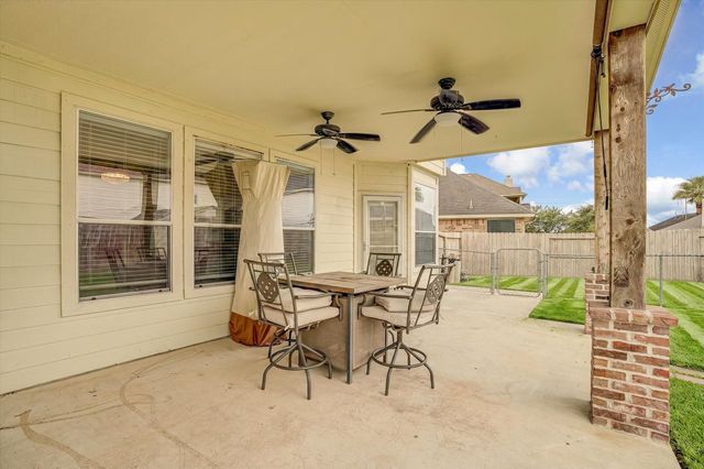 24 Old Presidio Drive, Manvel, TX 77578