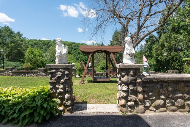20 Craig Lane, Dover Plains, NY 12522