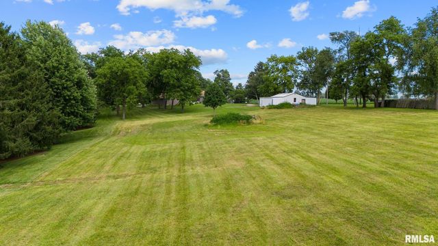 4751 SHERIDAN Road, Groveland, IL 61535