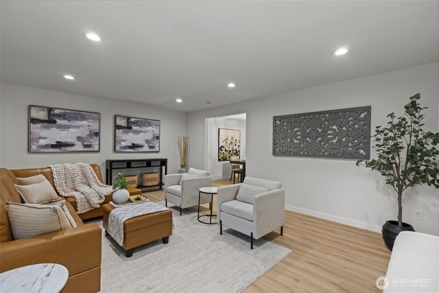 10621 164th Avenue NE, Redmond, WA 98052