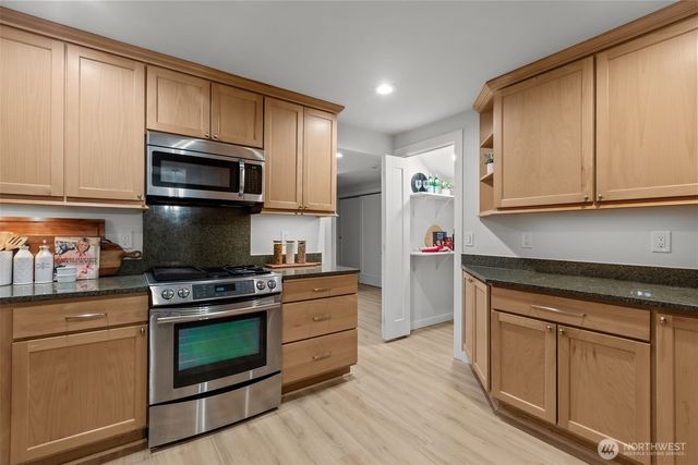 10621 164th Avenue NE, Redmond, WA 98052