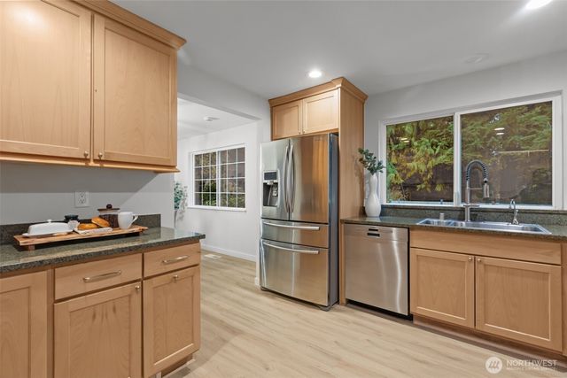 10621 164th Avenue NE, Redmond, WA 98052