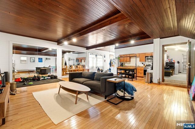 9 Prospect Terrace, Montclair, NJ 07042