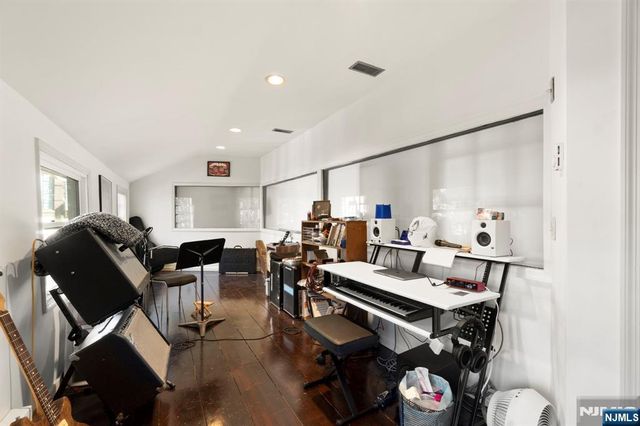 9 Prospect Terrace, Montclair, NJ 07042