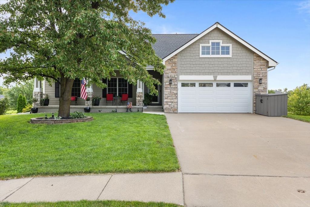 3408 SE Jasmine Court, Ankeny, IA 50021
