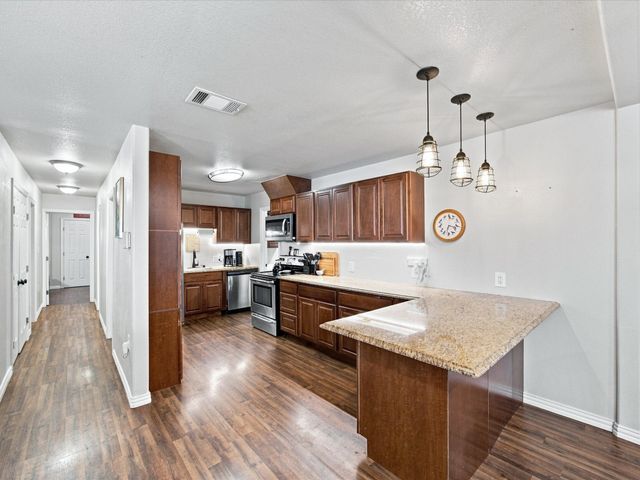 408 Inwood Road, Azle, TX 76020