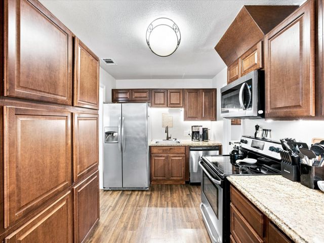 408 Inwood Road, Azle, TX 76020