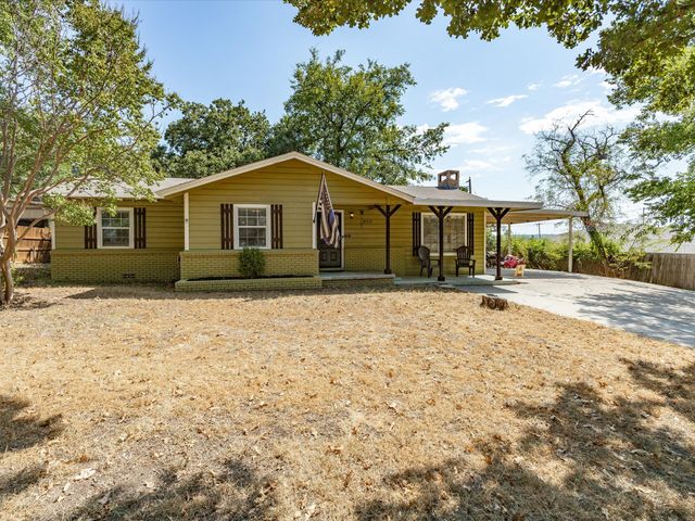 408 Inwood Road, Azle, TX 76020