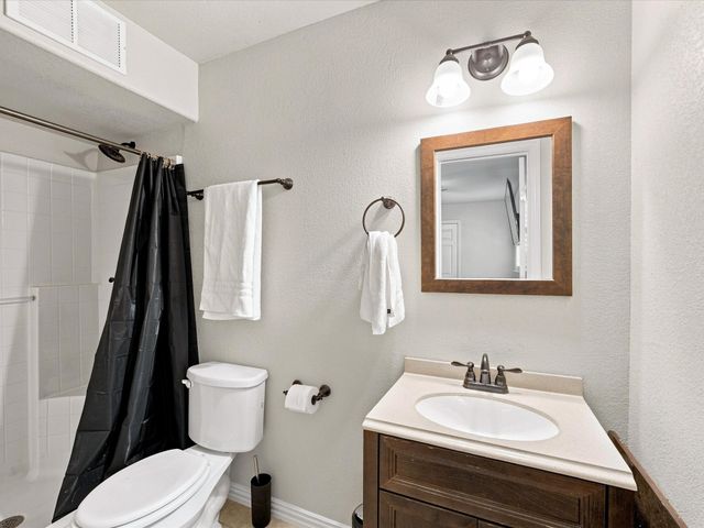 408 Inwood Road, Azle, TX 76020
