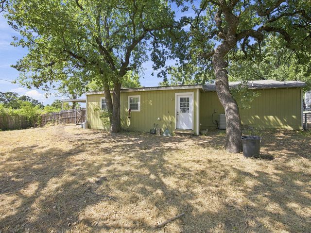 408 Inwood Road, Azle, TX 76020