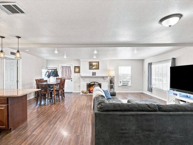 408 Inwood Road, Azle, TX 76020
