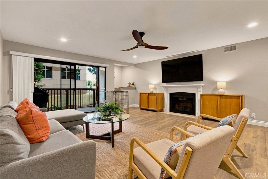 18324 Clark 110, Tarzana, CA 91356 — photo 5