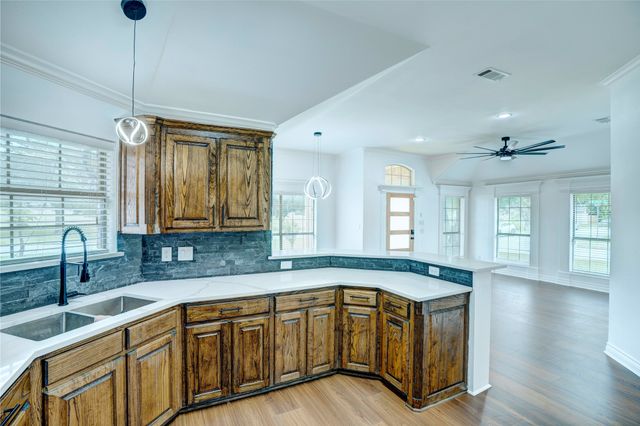 3101 Angle Avenue, Fort Worth, TX 76106