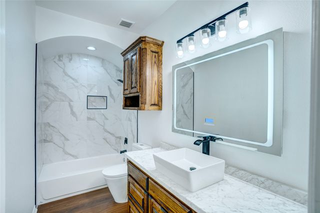 3101 Angle Avenue, Fort Worth, TX 76106