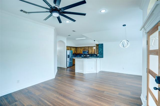 3101 Angle Avenue, Fort Worth, TX 76106