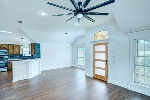 3101 Angle Avenue, Fort Worth, TX 76106