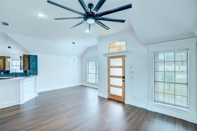 3101 Angle Avenue, Fort Worth, TX 76106