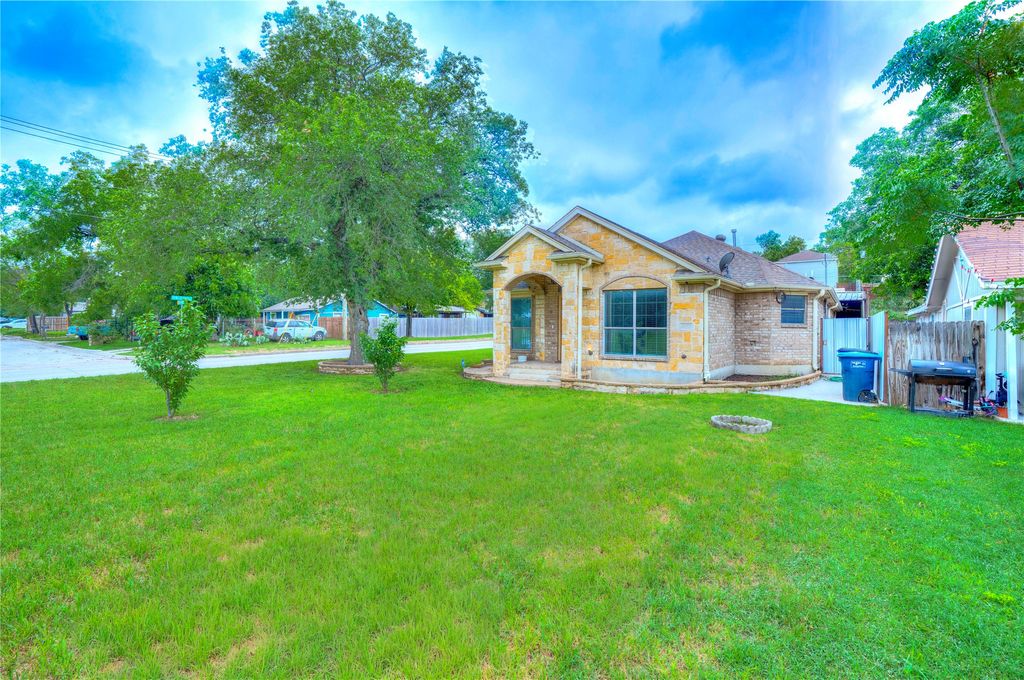 3101 Angle Avenue, Fort Worth, TX 76106