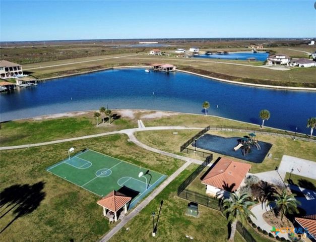 263 W Burgundy, Port O'connor, TX 77982