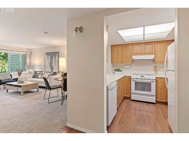 6605 W BURNSIDE Rd 112, Portland, OR 97210